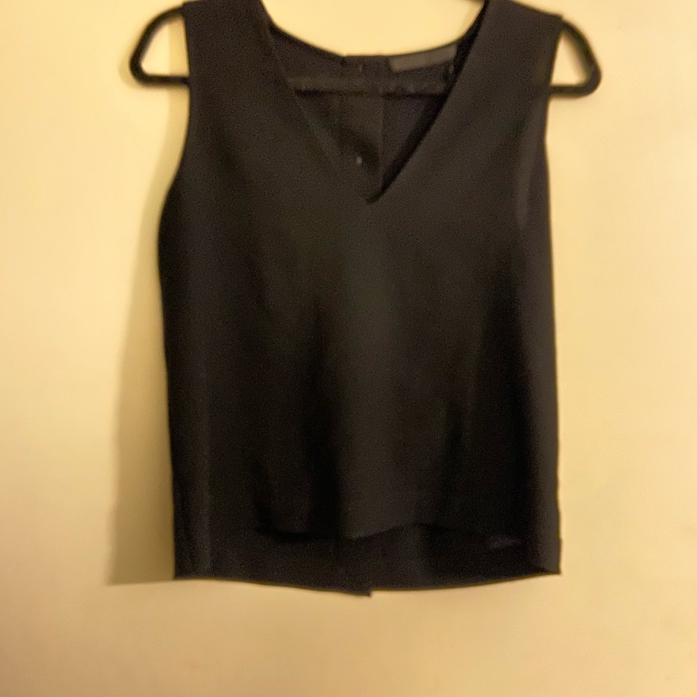 Jenni Kayne crepe v-neck shell